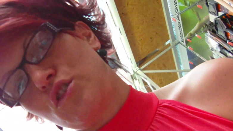 Popp Sylvie: Outdoor cum swallow with Popp Sylvie