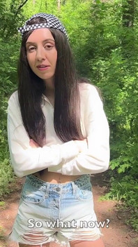 Betrapte een meisje dat graffiti tekende en neukte haar in het bos - sperma in slipje
