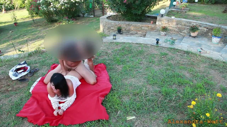 Alexandra Wett: aautdor charam !! vanaspati udyan men mupht chudaee!