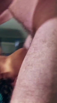 Kanadische MILF mit großen Brüsten kam und wurde aus dem Hotel geworfen