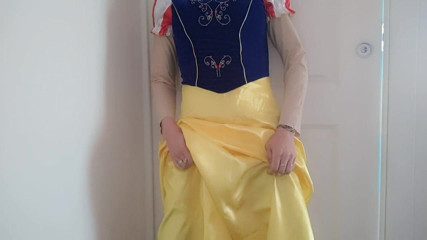 savannahamatoriale: snowhite, your favourite princess