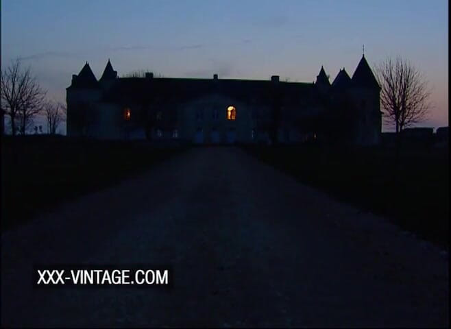 XXX-Vintage: Heißer sex im schloss mit der vollbusigen anita Dark