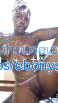 Senhorita Bagzkizz pingando tudo