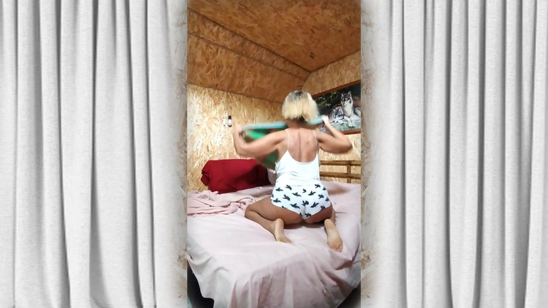 Lukerya: Ibu rumah tangga yang hot lukerya. Musim Dingin Pagi Lebih...