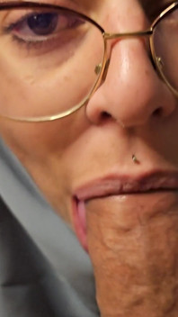 Close up Blowjob with Glasses Mia Niqab