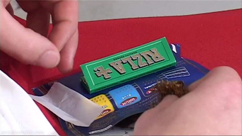 Young Bastards: Kencing dan Spunk