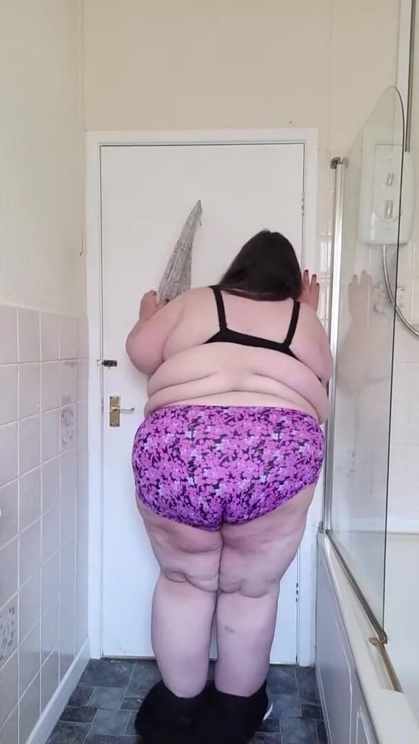 SSBBWLadyBrads: SUMMER, FILLE SEXY, EST TOUJOURS LÀ