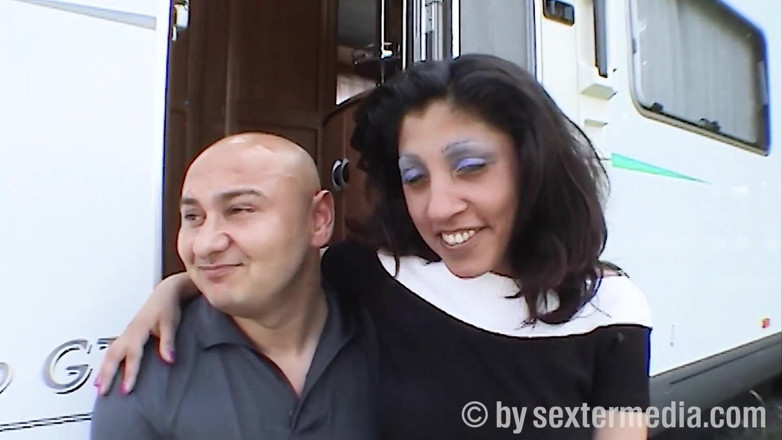 Sextermedia by Pete: Dinlenme durağında Türk kadınla üçlü seks