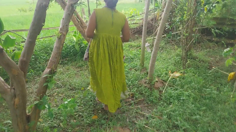 Pooja raniji: 내 집 정원 근처의 인도 숲 정원 옆 핫한 Deshi Girl 섹스 - 대물 요리사 오럴 빨기