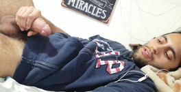 Camilo Brown: Enorme sborrata a letto