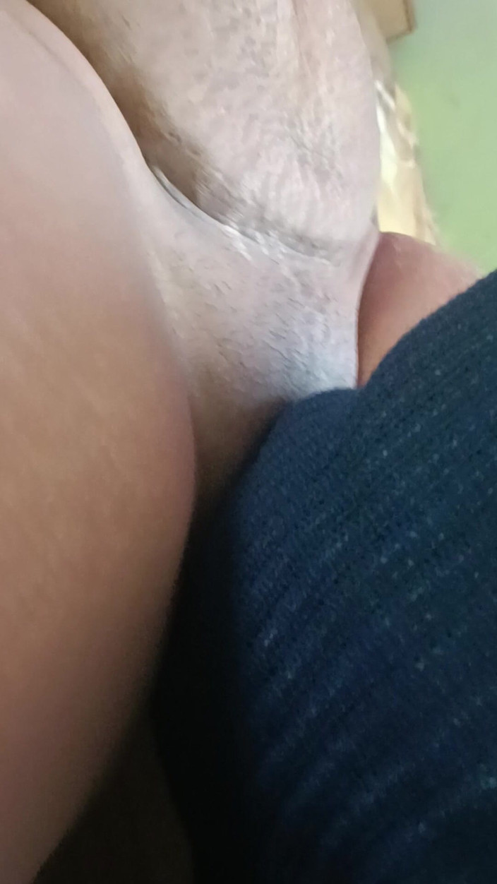 Tamil lesbian: Bạn tôi liếm âm hộ của vợ tôi, tôi ghi lại...