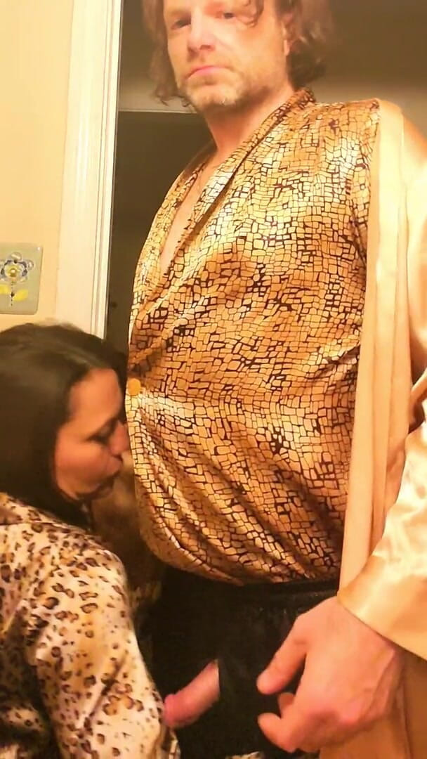 Satin Fetish King: Shiny gold - sensual golpe de cetim e foda com morena...