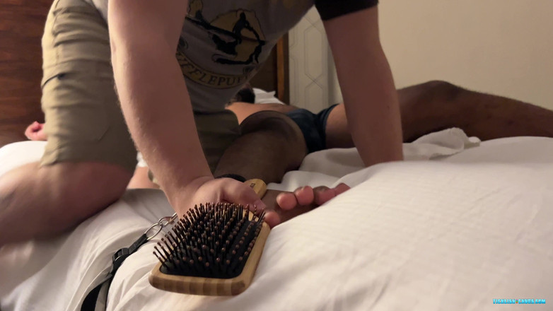 Ticklish Chubs: Seksi j sert gıdıklıyor