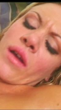 Die Wildeste MILF Weit Und Breit