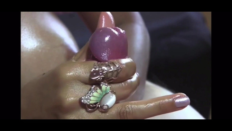 Julia-Softdome: 슬로우 오일 에지 핸잡. 젖탱이를 젖탱이로