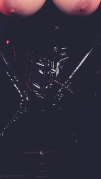 Latex och bondage fetisch - kurviga MILF retas. Arya Grander