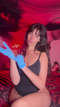 Lola reina - ellerimle, eldivenlerimle oynamamı izle ve onları yok et