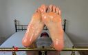 Little Lewd Luna: Innocent Asian Feet Play with a Dildo for the 1st Time!