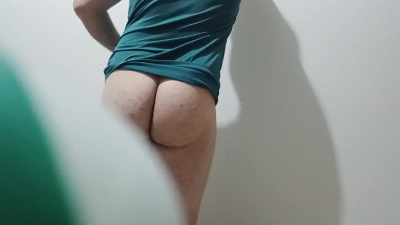 amateurbrazilian: Sexy Femboy Fell on the Internet Showing Her Big Ass...
