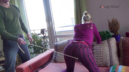 Fuck n Fetish: 小莉莉被殴打