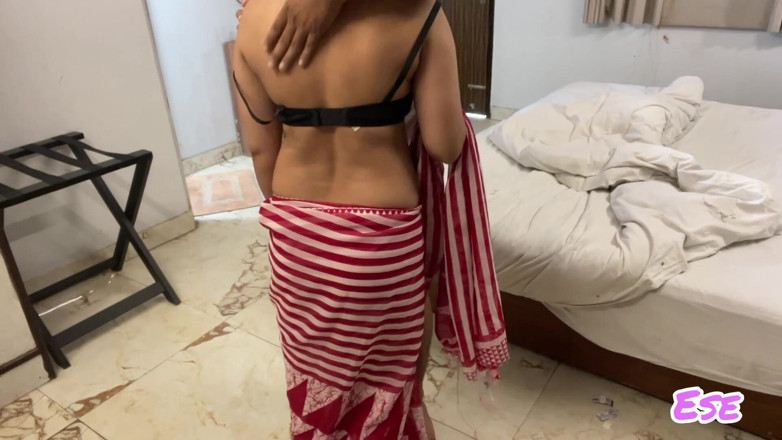Sammy Sins: Indianca Desi Bhabhi a luat masaj de la Devar și a...