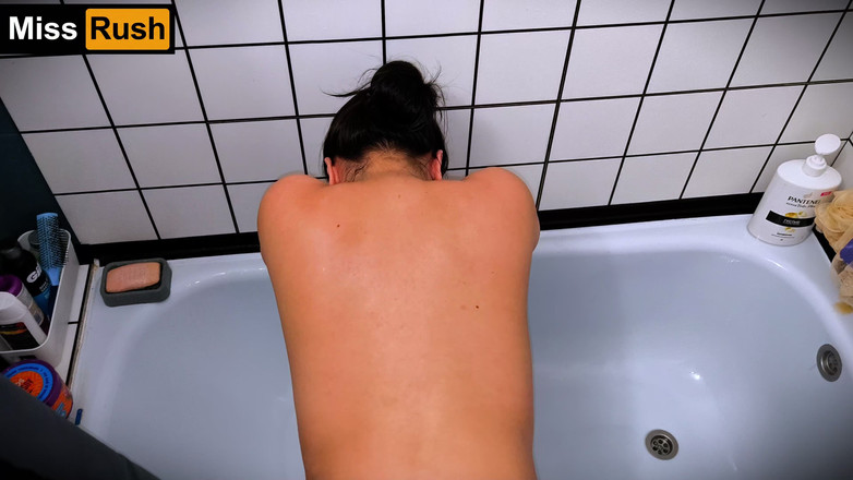 Vazar No Limit: Tertangkap si jalang India yang cantik mandi deepthroat terpaksa, kongkek...