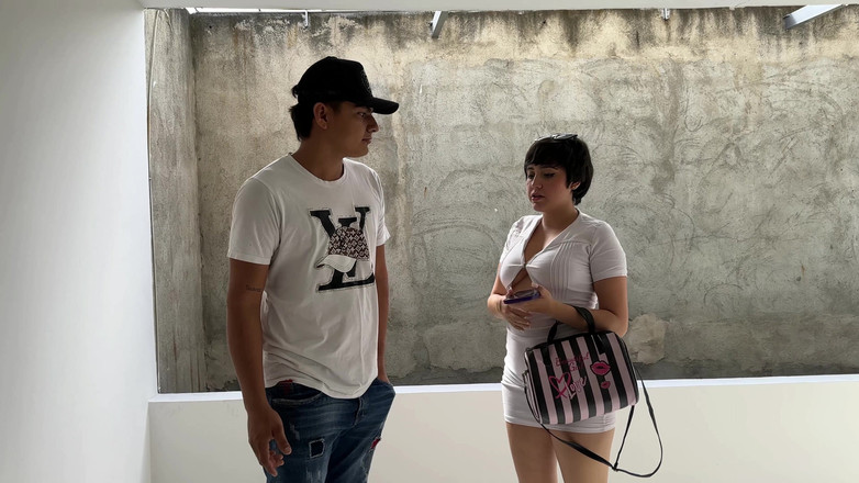 ManuelaAlvarez: 我在一个废弃的公园里找到了一个迷路的女孩，作为帮助她的交换，她操了我。