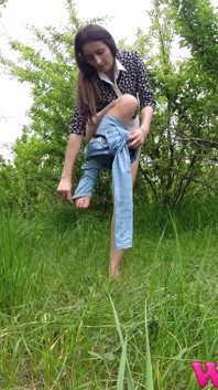 Diana Pee on Grass and Then She Dress Pulling up Her Tight Jeans
