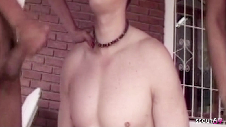 Shemale TS Collection: Tipo di due donne trans che si fanno scopare inculate...