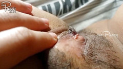 AmPussy: Asijská dospívající dívka se dotýká sama sebe POV