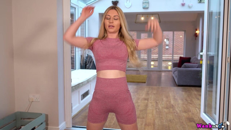 Wank it Now: Sophie K - Antrenament Wankitnow
