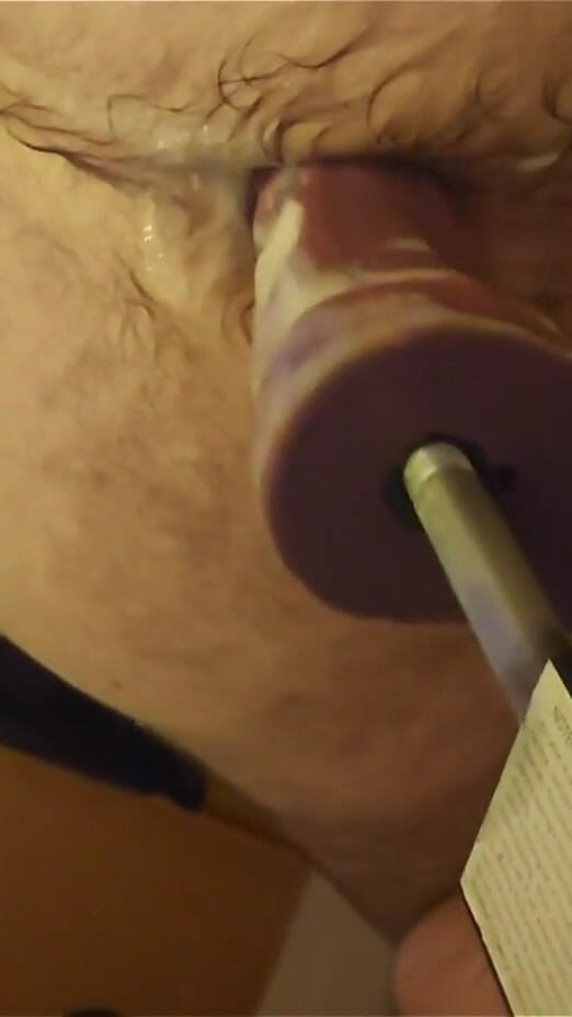 Hairy Bear Fuck Machine (Chris Underwill)