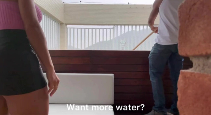 Agatha Lyra: Piscină.