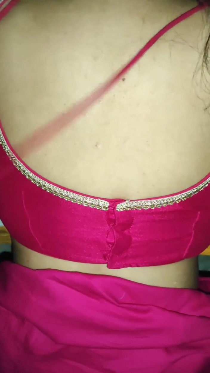 Surbappa1245: Betrügende bengalische boudi feuchte muschi mit sari ficken hart mit...