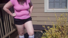 Sexy Amateurz: Stava distruggendo un giardino