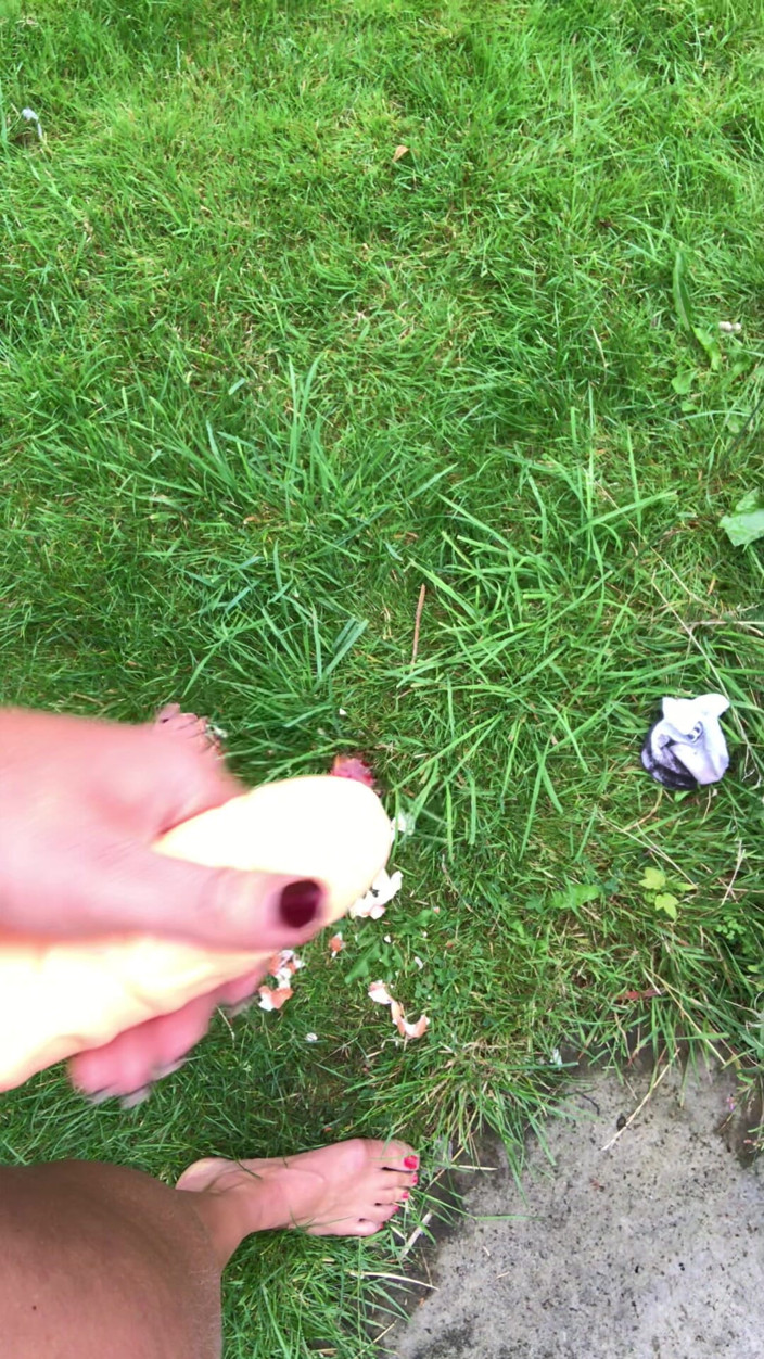 CALLIE ROKS: Clean My Mud Dirty Feet Slave
