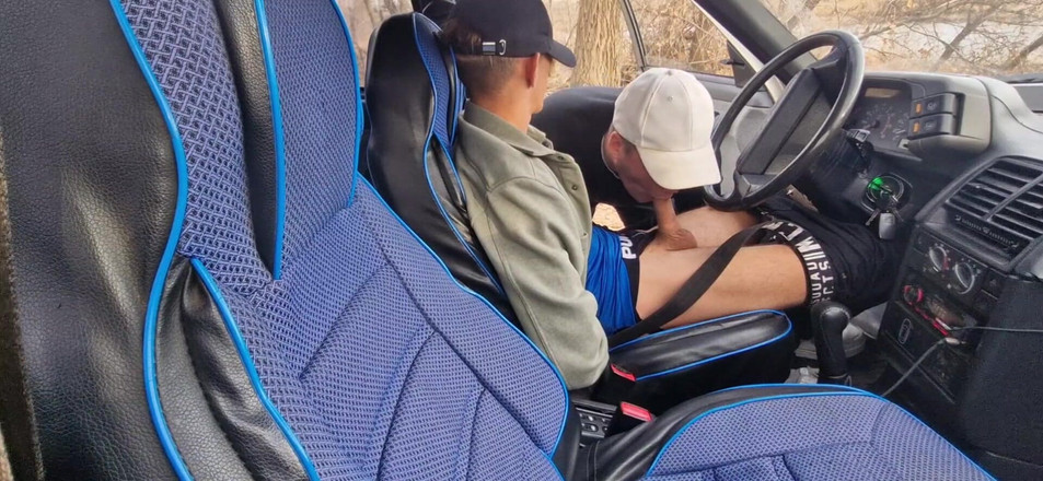 AlexGay: Gorący Rejs Publicznie Zerżnął Ciasną Dziurę Femboya Młodej Studentki W...