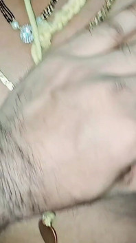 Tamil desi amigo esposa garganta profunda chupando e fodendo buceta suculenta com Grande Pennis