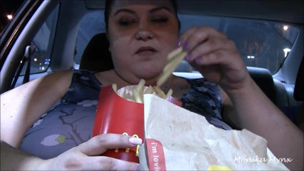 BBW Pleasures: SSBBW eating in car POV
