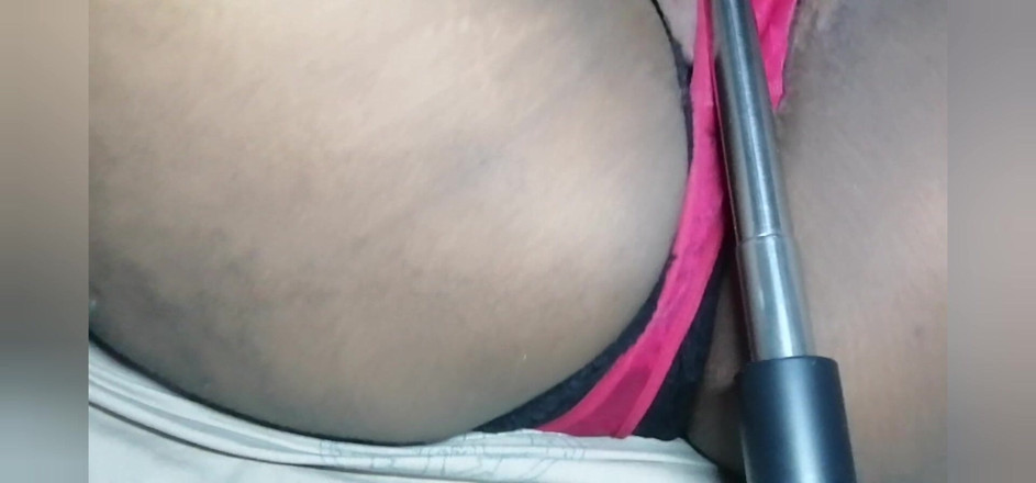 Tina Baby: Skutečná služka mě svádí bez podprsenky a strčila ji do...