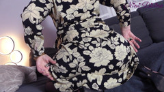 Nini Divine: Stiefmutter mit dickem arsch will von ihrem stiefsohn gefickt werden!