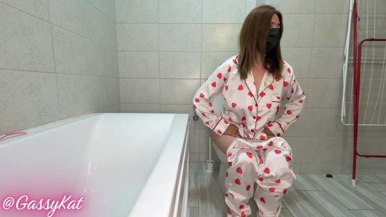 GassyKat: The Daily Toilet Episode 6