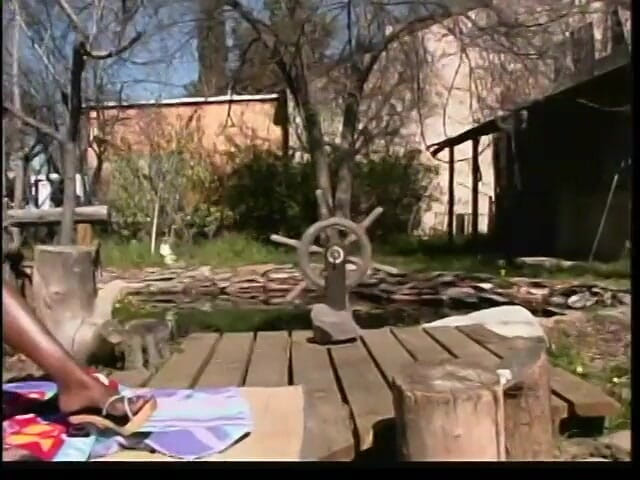 VOP Solo Babes: Sexy ebony in outdoor masturbating action