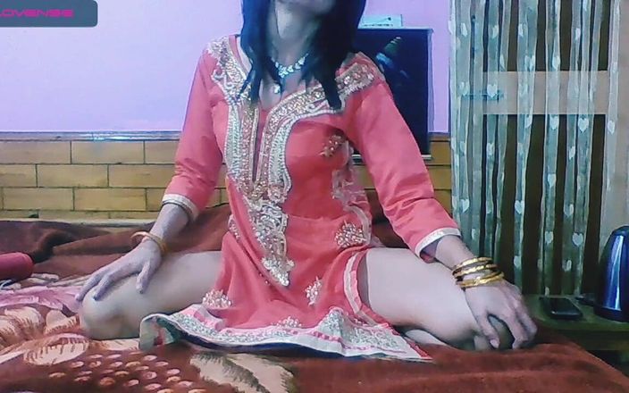 Bolly Karma: Full-time Lusty MILF.