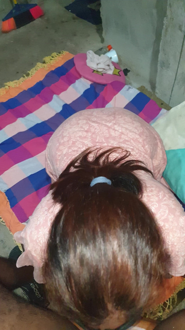 Tiyana: Vợ dâm khạc nhổ trên con cu to của chồng...