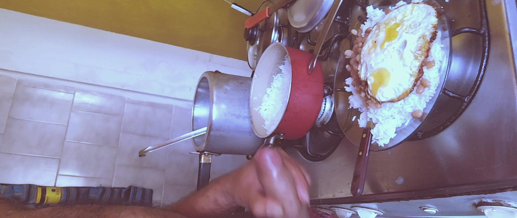 Stink HairyMale: Éjaculation sur la nourriture - vidéo 0