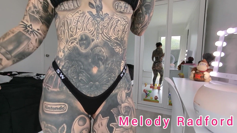 Melody Radford: Sexy dolce perizoma e micro bikini provano a melody radford