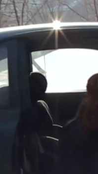 Questa Giovane Troia Si Masturba per Strada Prima Di Scopare a Casa