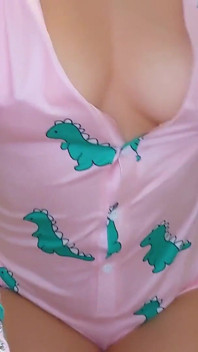 자지에 가기 전에 두 번 따먹히는 Pijamas의 찐 배다른 딸 - 긴 버전