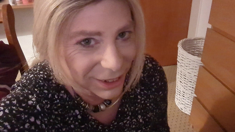 NikkiGee: 내 클리토리스를 빨아, 내 대박 사정을 삼켜!